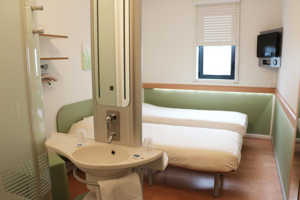 Ibis Budget Castelnaudary - A61 Rum bild