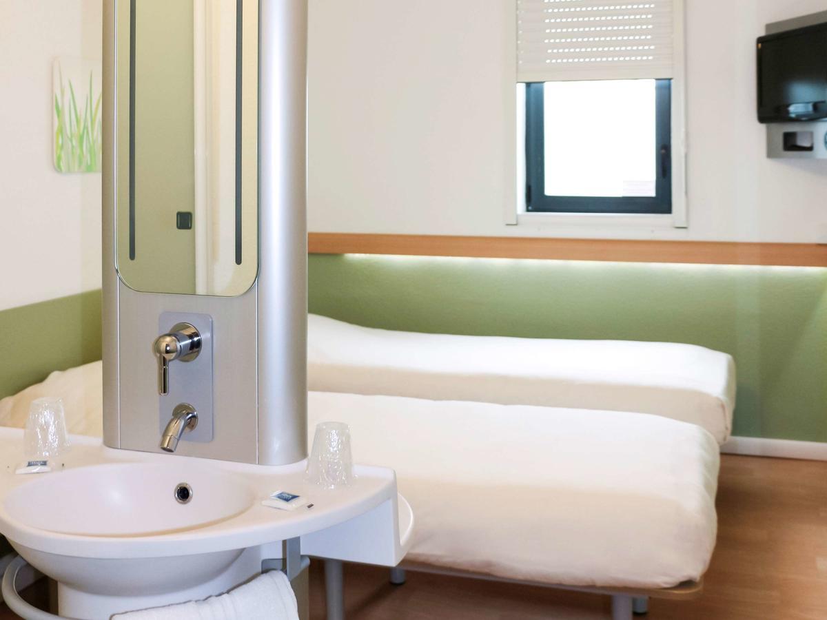 Ibis Budget Castelnaudary - A61 Exteriör bild